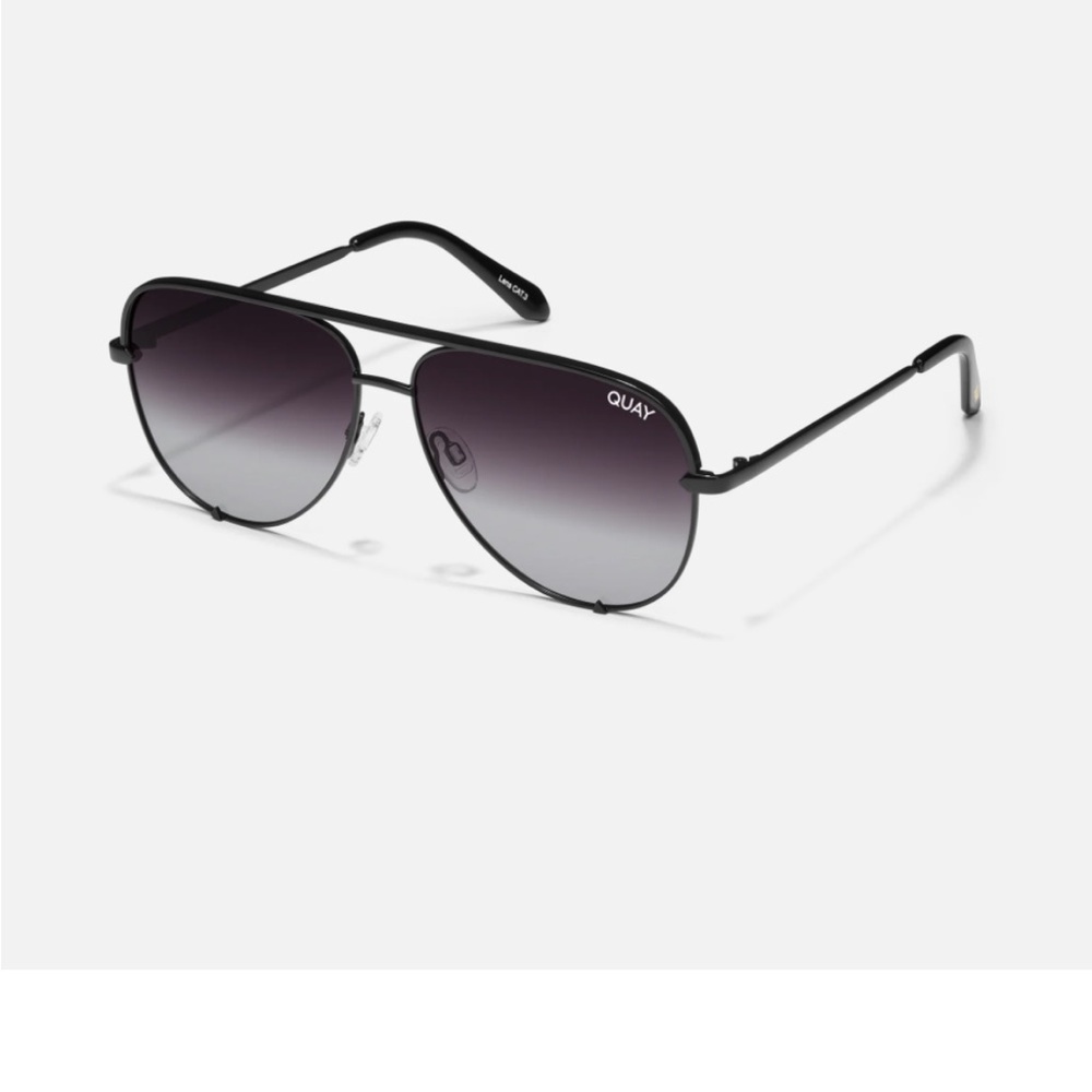 Quay Australia “ HIGH KEY” Black Aviator Frames Gradient Lenses Preowned No Case